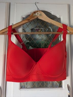 38E Shapedly Everyday Comfort Red T-Shirt Bra - Supportive Smooth Back